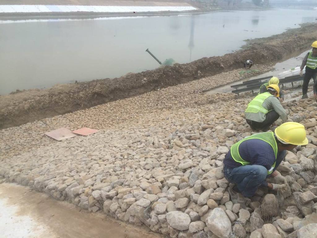 石笼网箱用于河道治理护岸的主要特点